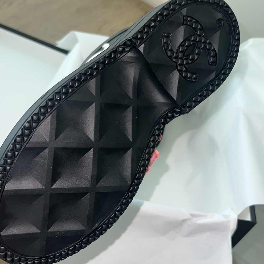 Chanel rain boots - Picture 10 of 13